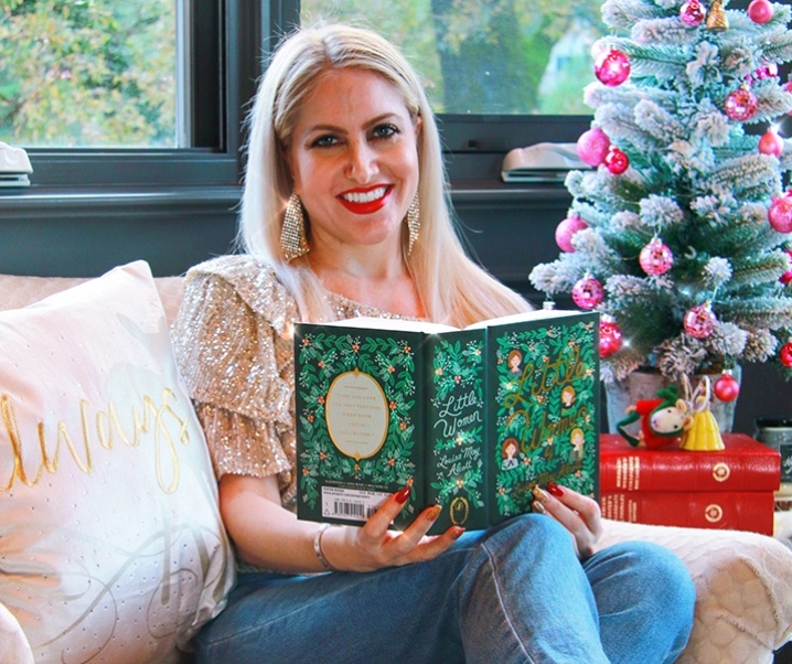 Best Gifts for Readers and Writers – Holiday Gift Guide