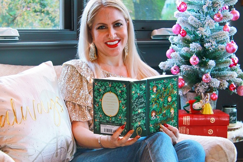 Best Gifts for Readers and Writers – Holiday Gift Guide